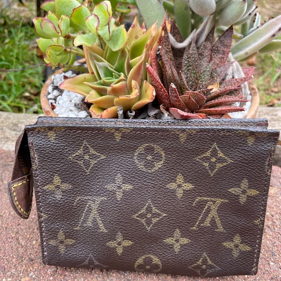 Auth Louis Vuitton Monogram Pouch Clutch Date-code 1989 France - Picture 2 of 12